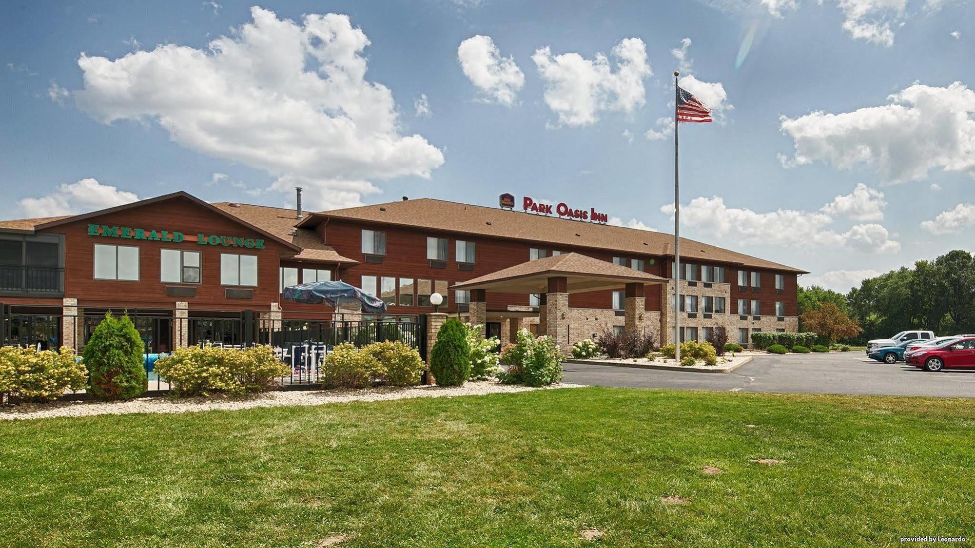 Best Western Park Oasis Inn Mauston Exterior photo